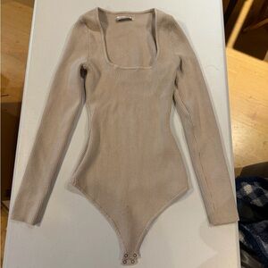 Abercrombie & Fitch Ribbed Long-Sleeve Squareneck
Sweater Bodysuit - Cream
